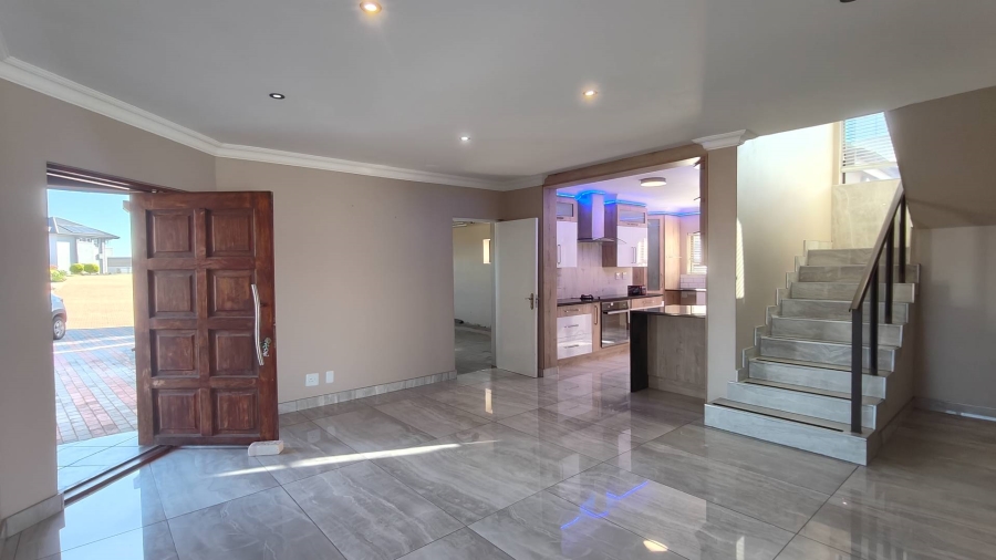 To Let 4 Bedroom Property for Rent in Monte Christo Western Cape